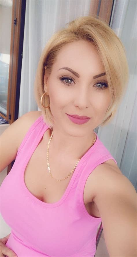 Donna cerca uomo escort Carolina a Quartu SantElena